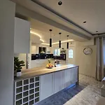 Apartament Popi's *